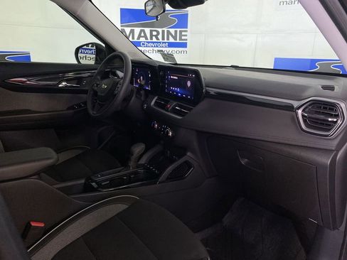 Used 2024 Chevrolet TrailBlazer LS w/ LS Convenience Package AWD/4WD image 32