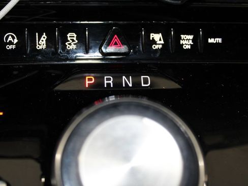 Used 2023 Jeep Wagoneer L Series II AWD/4WD image 33