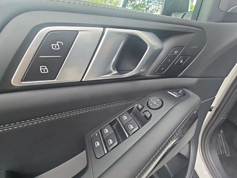 Used 2024 BMW X5 sDrive40i image 12