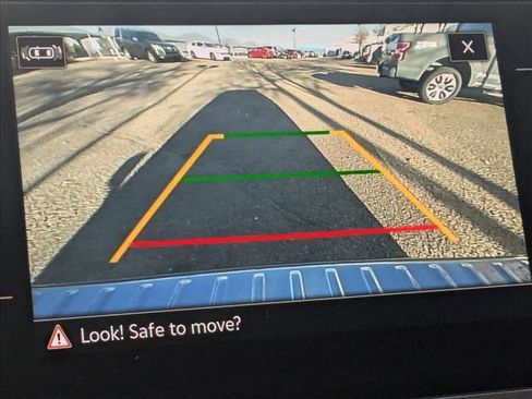 Used 2022 Volkswagen Tiguan SE image 14