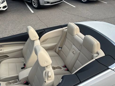 Used 2014 Volkswagen Eos FWD image 9