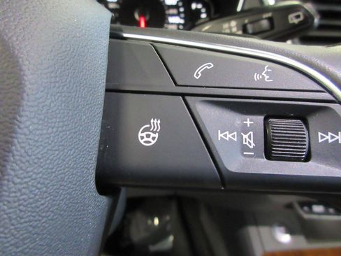 Used 2023 Audi Q5 2.0T Premium w/ Convenience Package AWD/4WD image 18