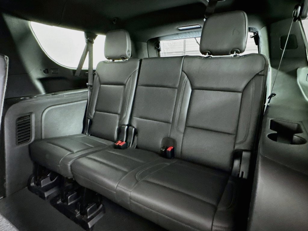 Used 2025 Chevrolet Suburban Z71 AWD/4WD image 12