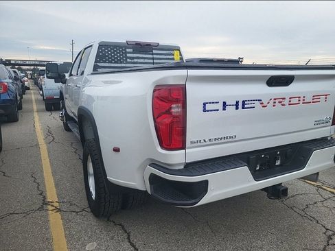 Used 2021 Chevrolet Silverado 3500 High Country image 4