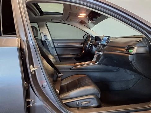 Used 2022 Honda Accord Touring image 10