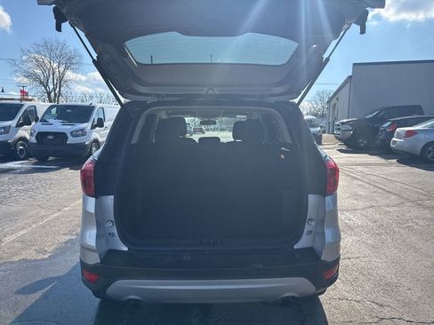Used 2019 Ford Escape SE image 42