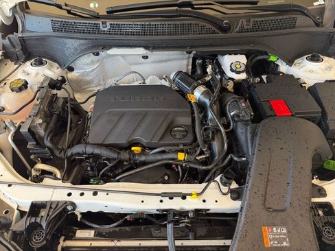 Used 2025 Buick Envista Sport Touring image 25