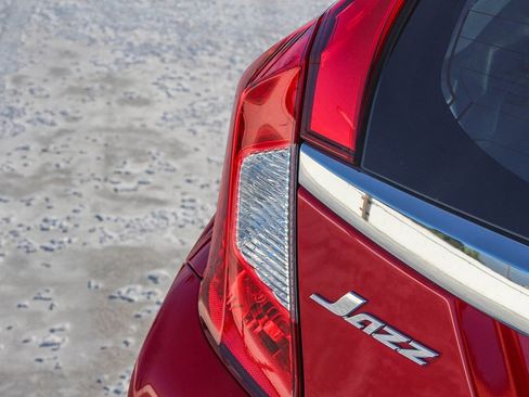 Used 2017 Honda Fit EX image 7