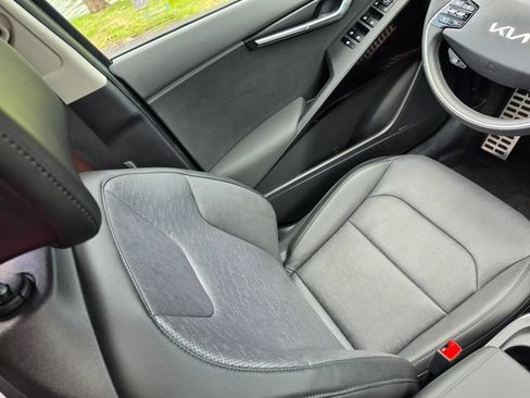 Used 2024 Kia Niro Wave w/ Wave Preserve Package FWD image 46