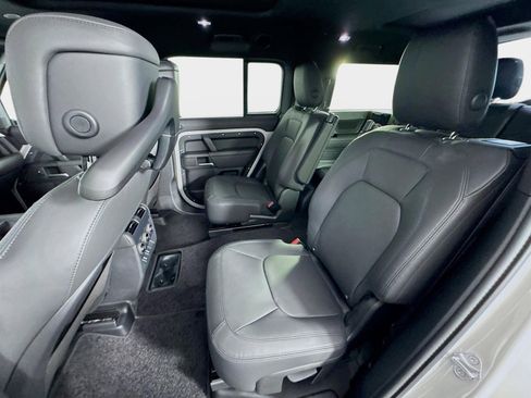 Used 2026 Land Rover Defender 130 X-Dynamic SE AWD/4WD image 24