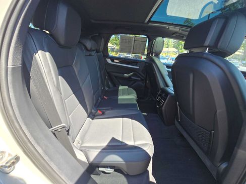 Used 2025 Porsche Cayenne S AWD/4WD image 12