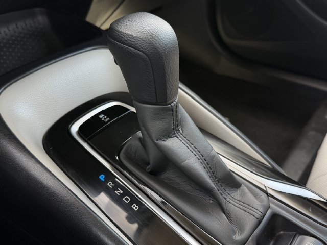 Used 2020 Toyota Corolla L FWD image 17