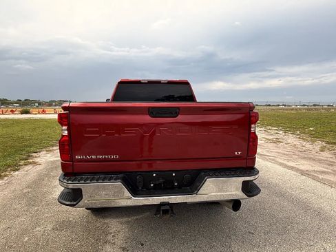 Used 2022 Chevrolet Silverado 2500 LT w/ Convenience Package AWD/4WD image 4