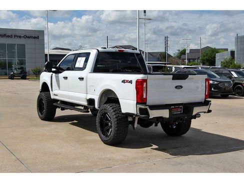 Used 2024 Ford F250 XLT AWD/4WD image 4