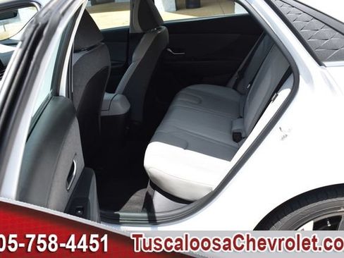 Used 2024 Hyundai Elantra Limited FWD image 23