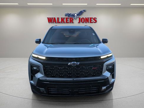 Used 2026 Chevrolet Traverse RS FWD image 32