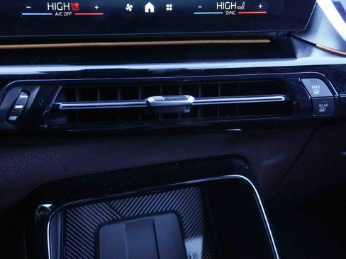 Certified 2025 BMW X2 xDrive28i image 27