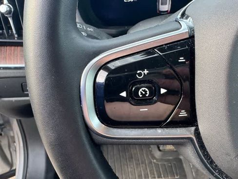 Used 2023 Volvo XC60 B5 Plus w/ Protection Package Premier image 20