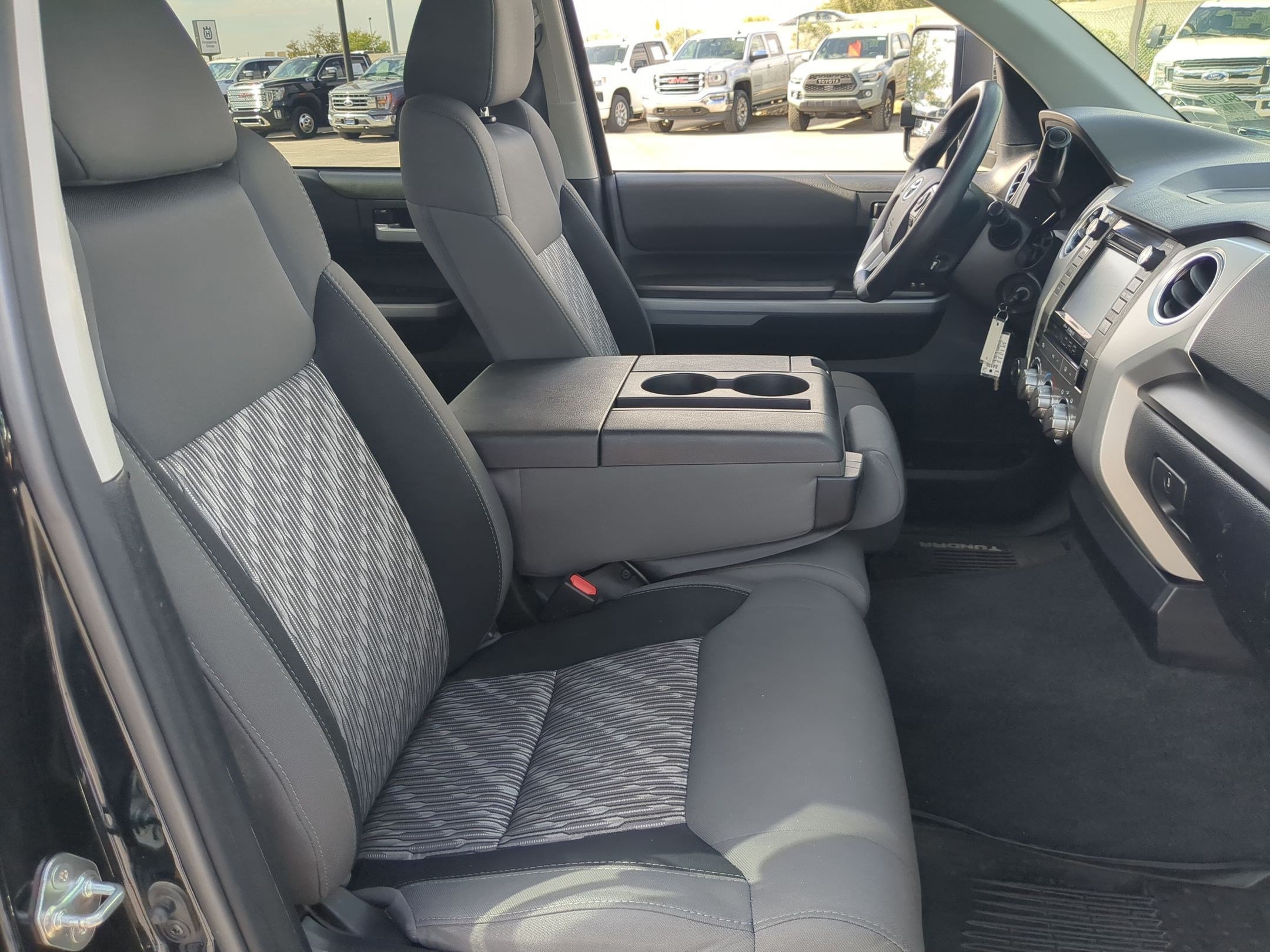 Used 2018 Toyota Tundra SR5 w/ TRD Off Road Package AWD/4WD image 29