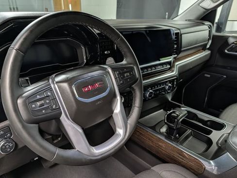 Used 2024 GMC Sierra 1500 Elevation w/ Preferred Package AWD/4WD image 18