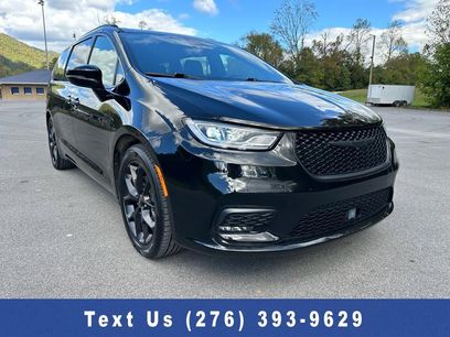 Used 2025 Chrysler Pacifica Limited