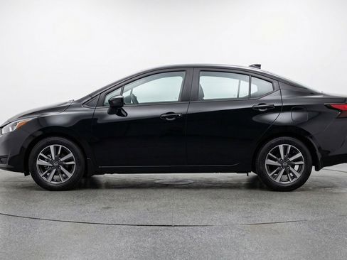 Used 2025 Nissan Versa SV image 5