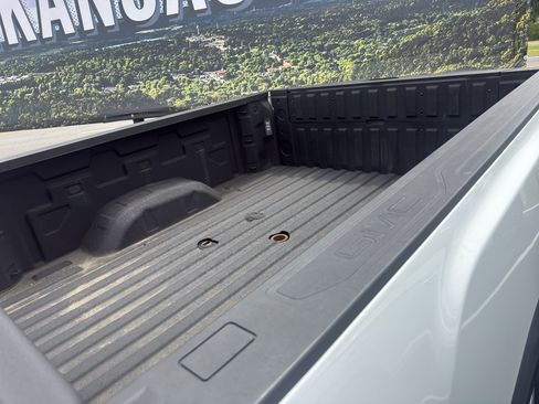 Used 2021 GMC Sierra 2500 SLE w/ SLE Value Package; AWD/4WD image 12