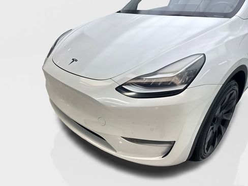Used 2021 Tesla Model Y Long Range AWD/4WD image 16