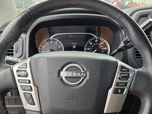 Used 2024 Nissan Titan SV w/ SV Convenience Package RWD image 25