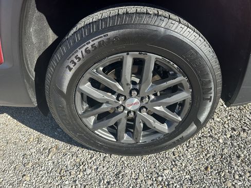 Used 2019 GMC Acadia SLT FWD image 10