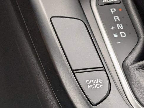 Certified 2025 Kia Soul LX w/ LX Technology Package FWD image 24