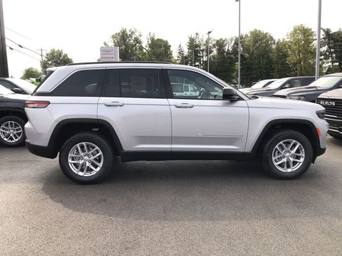 New 2025 Jeep Grand Cherokee Laredo X w/ Luxury Tech Group I image 6