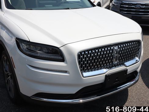 Used 2023 Lincoln Nautilus Reserve AWD/4WD image 2