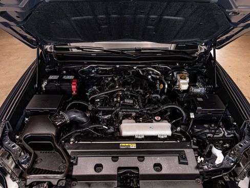 Used 2024 Toyota Tacoma TRD Off-Road w/ TRD Off Road Upgrade Package AWD/4WD image 29