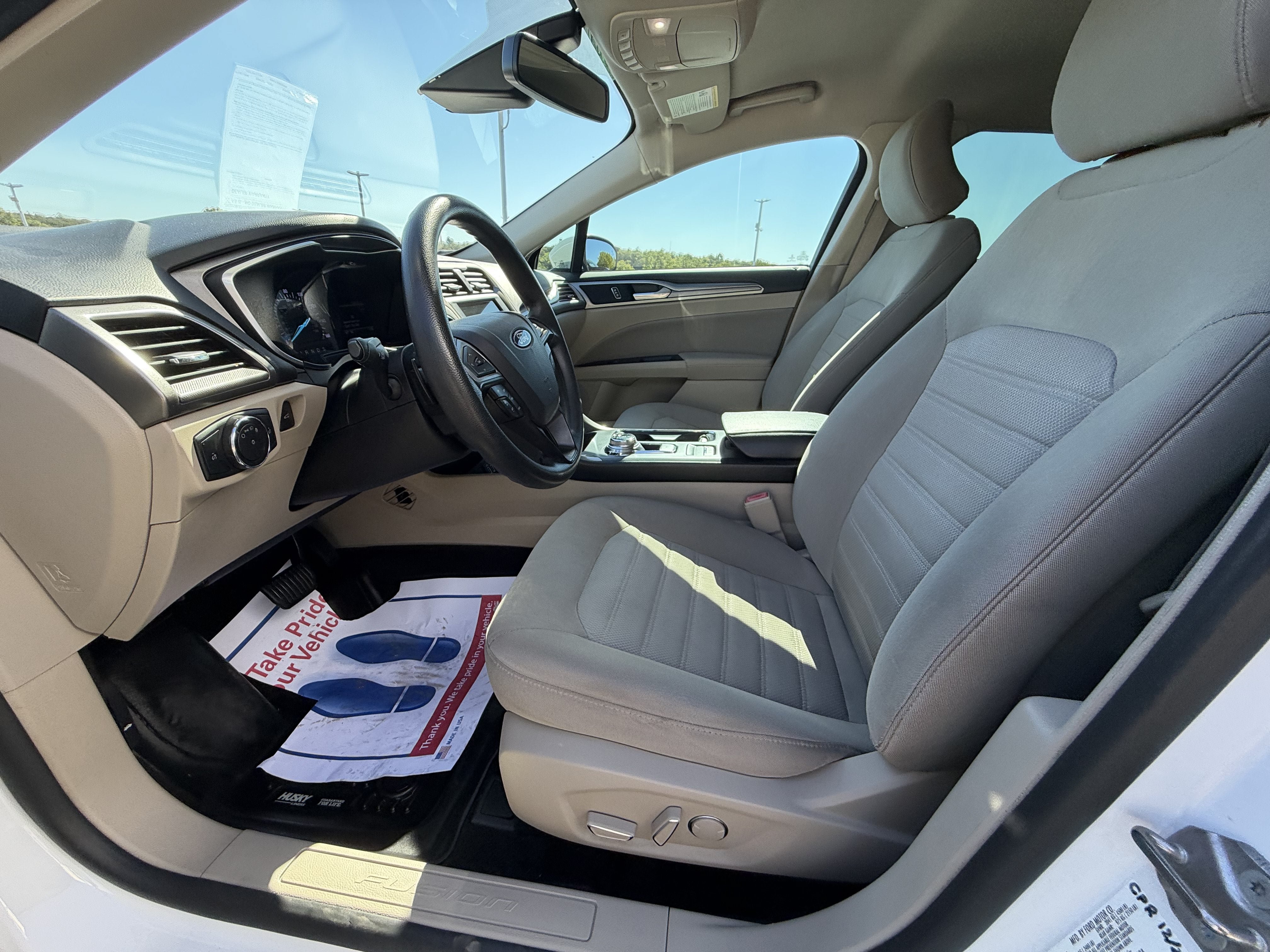 Used 2019 Ford Fusion SE FWD image 13