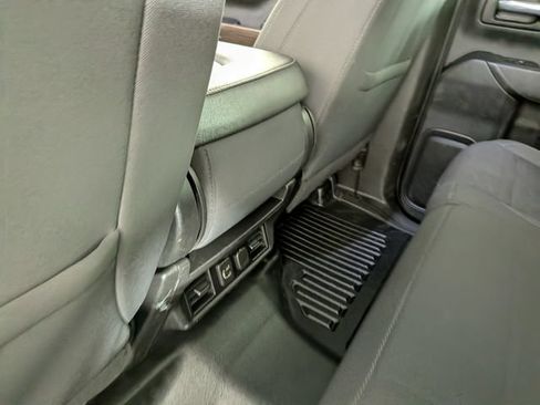 Used 2021 Chevrolet Silverado 1500 LT AWD/4WD image 29