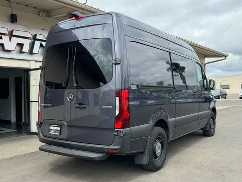 Used 2020 Mercedes-Benz Sprinter 2500 image 4
