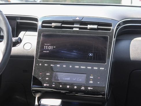 Certified 2024 Hyundai Tucson SEL w/ Convenience Package FWD image 19