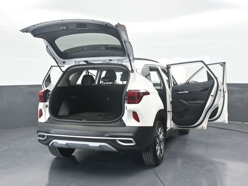 Used 2022 Kia Seltos EX image 77