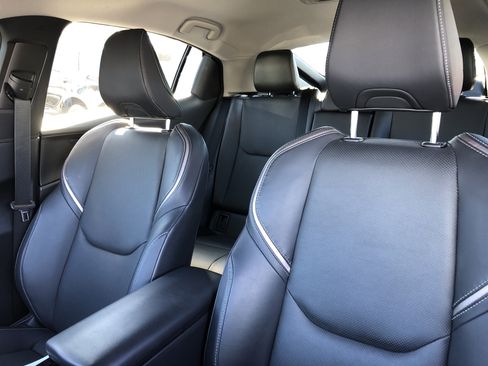 Used 2023 Toyota Prius XLE image 9