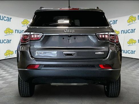 Used 2018 Jeep Compass Latitude AWD/4WD image 5