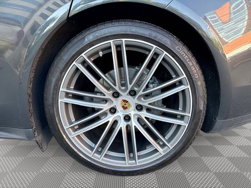 Used 2018 Porsche Panamera 4S AWD/4WD image 29