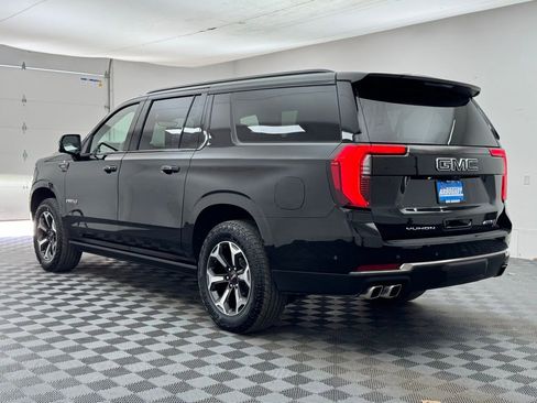 Used 2025 GMC Yukon XL AT4 Ultimate w/ LPO, Illumination Package AWD/4WD image 17