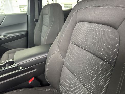 Used 2025 Chevrolet Equinox LT FWD image 10