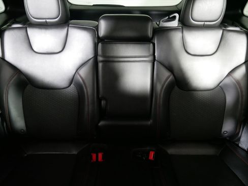 Used 2019 Jeep Cherokee Trailhawk w/ Cold Weather Group AWD/4WD image 13