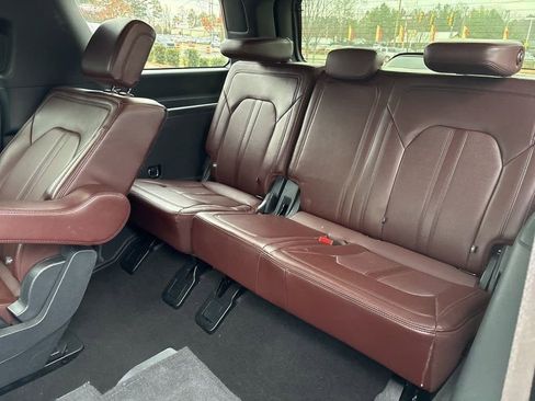 Used 2024 Ford Expedition Limited image 16