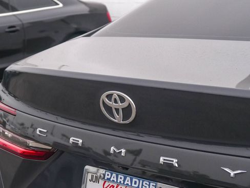Used 2025 Toyota Camry LE FWD image 11