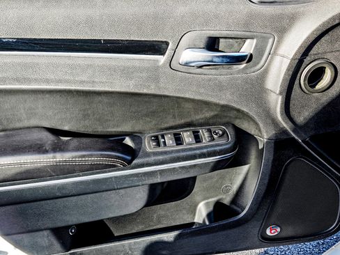 Used 2019 Chrysler 300 S image 23