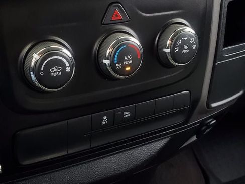 Used 2017 RAM 1500 ST w/ SXT Appearance Group AWD/4WD image 16