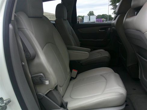 Used 2015 Chevrolet Traverse LT FWD image 21